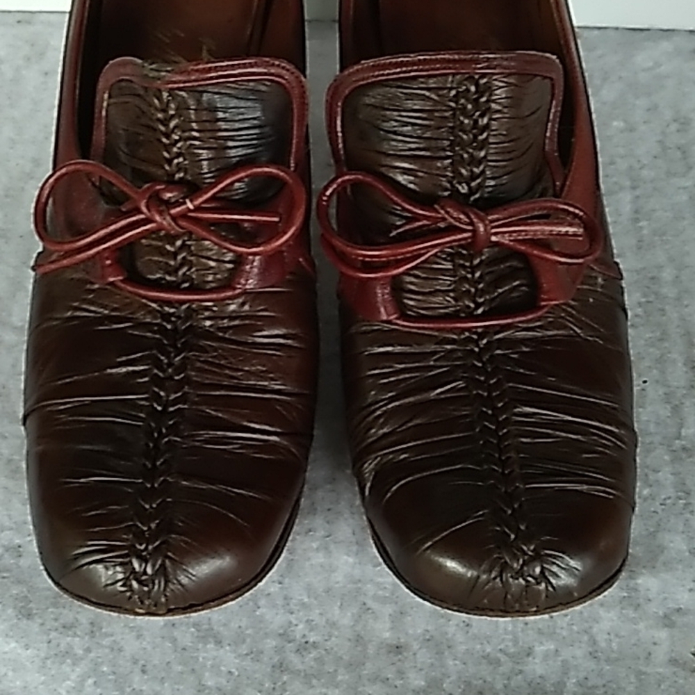 Vintage 1960s Lady Mcguire two Tone brown heels - Picture 3 of 9